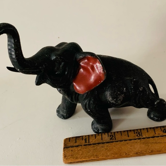 Metal elephant figurine - Picture 2 of 8